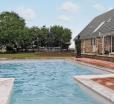 Pool View Cottage