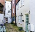 5 Oystons Yard