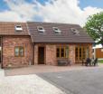 Inviting Light And Airy 2-bed Cottage