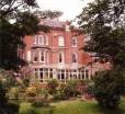 Hillcrest Hotel