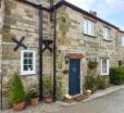 Morton House 4brm And Stable Block 3brm In Masham - Grade 2 Listed