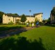 Becket Court