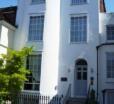 Beautiful House In The Heart Of Canterbury With Free Parking