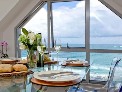 5 Fistral Beach, , 