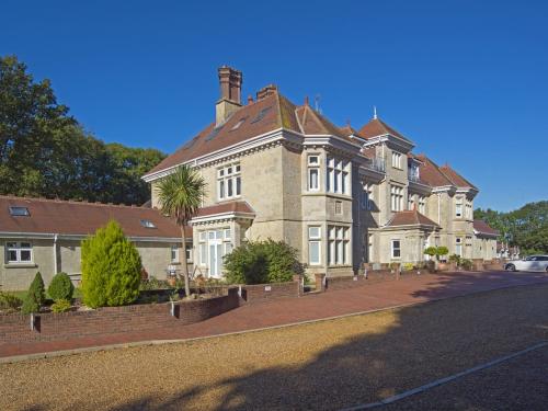 Apartment 6 - Shanklin Manor, , 