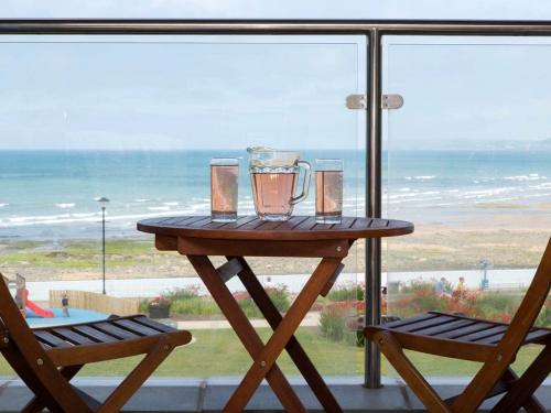 Apartment 5 Latitude 51 Westward Ho!, , 