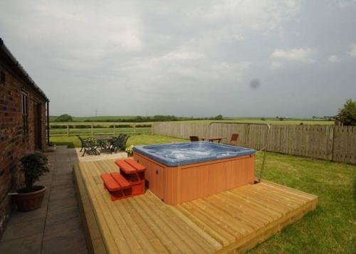 Harvest Cottage E4098, , 