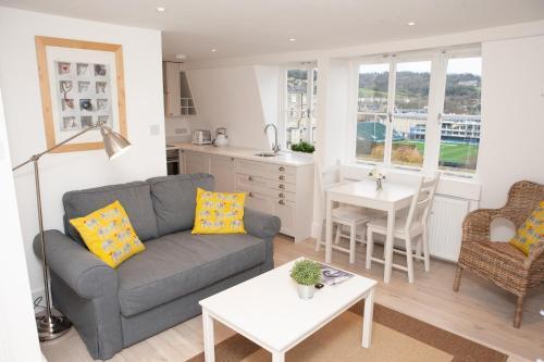 1 Bedroom Apartment With Views In Bath, Bath, 