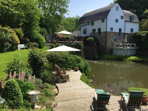 Castle Mill Bed And Breakfast, Dorking, 