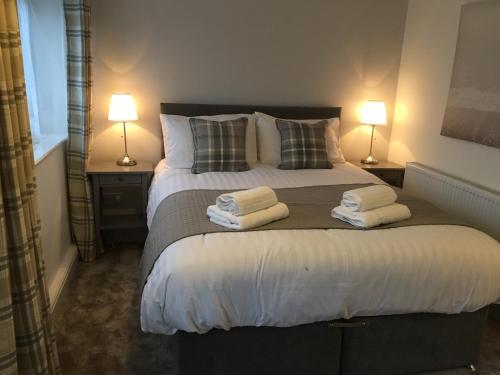 One Bedroom Apartment - Castle Court, Marston Green, 