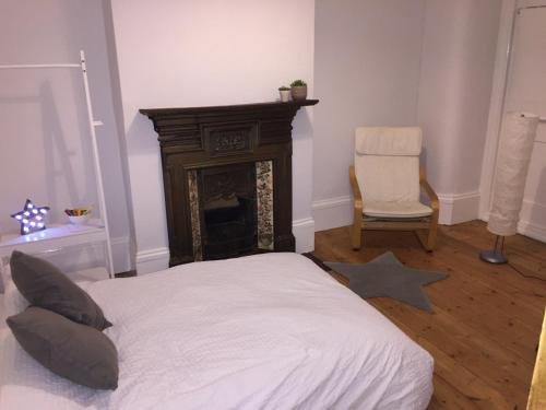 Park View - Spacious Double 5 Min To Central Line, Wanstead, 
