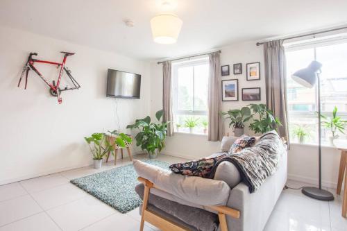 Modern Luxury 2 Bed With Ensuite, Close To Centre!, Rutherglen, 