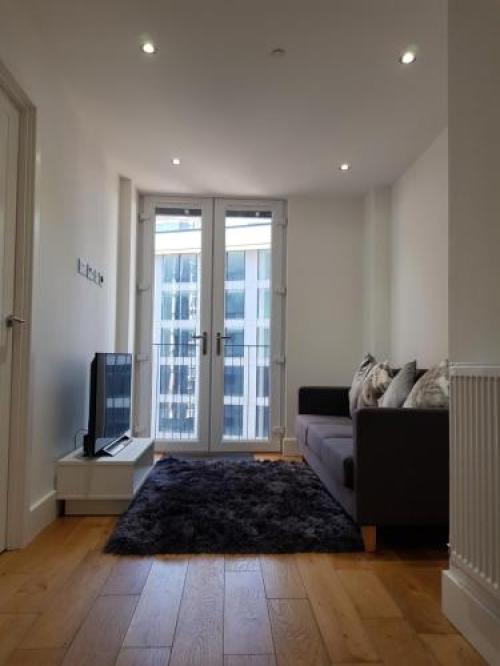 Cosy Modern Apartment With View Of Sutton, Sutton, 