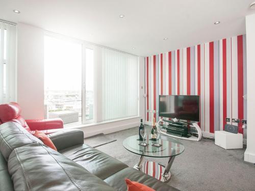 Luxury 1 Bed Apartment Over Looking Cardiff Bay, Cardiff, 