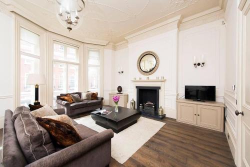 2 Bedroom Apartment In Mayfair, Marble Arch, 