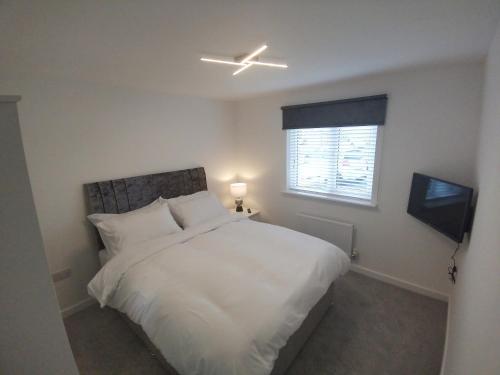 Stay Central - Hayes Apartment, Bridgend, 