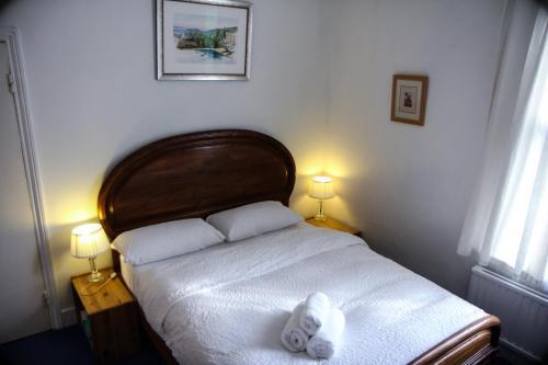 King Size Bed B&b + Self Catering, Haringey, 