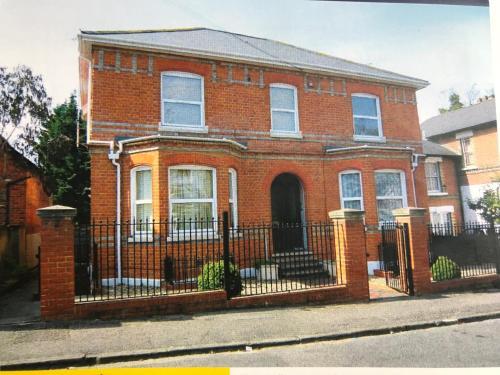 Comfortable Apartment In Reading West Sleeps 4, Reading, 