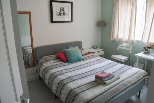 Cosy Single Bedroom, Uxbridge, 