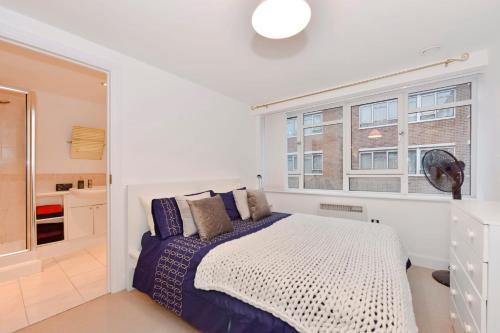 Spacious And Bright 2 Bedrooms Flat, Acton, 