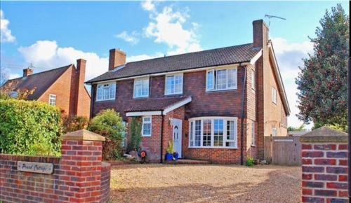 Beautiful Cottage Near Goodwood And Chichester With Yoga Studio , Bar And Hot Tub, Fontwell, 