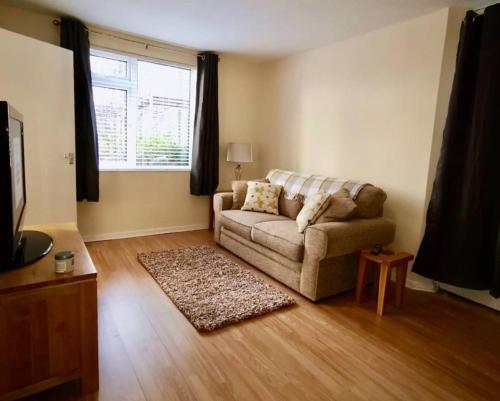 Central 1 Bedroom Stokes Croft Flat With Parking, Cotham, 