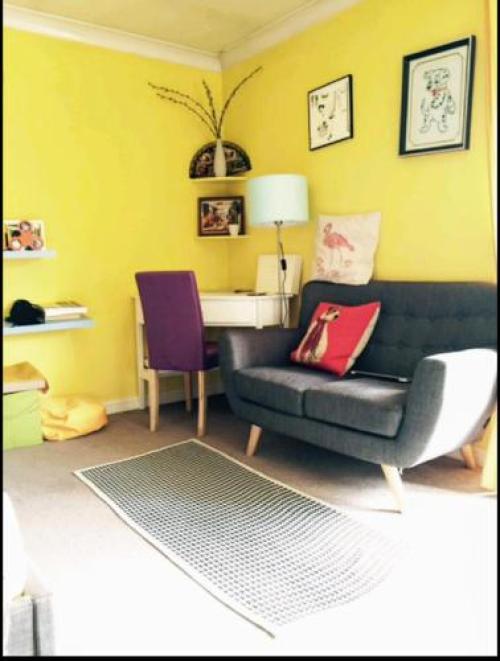 Private And Cosy One Bed Flat With Yellow Wall And Big Window, Fully Equipped Kitchen And Off St, Epsom, 