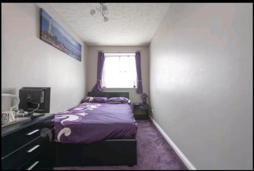 Tranquil Homes - Private Double Bedroom, Crayford, 