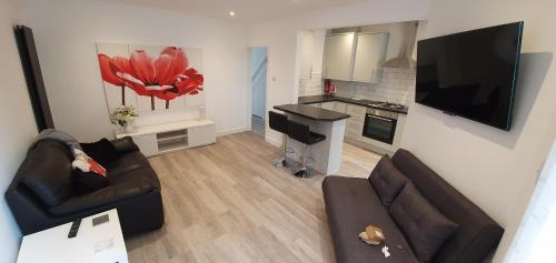 Newly Converted 1-bed Flat Close To Underground, Ruislip, 