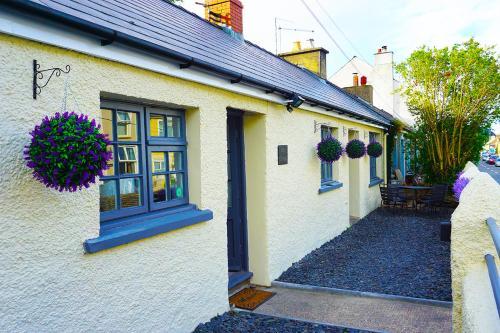 Staycation At Pine Cottage, A Newly Refurbished Holiday Cottage, Goodwick, 