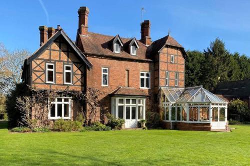 Historic Large House Set Within Beautiful Gardens, Tenbury Wells, 
