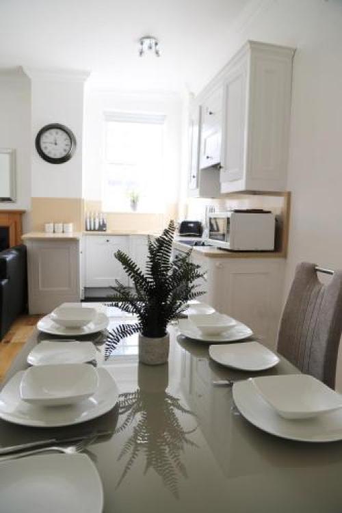 Letting Serviced Apartments - Guards View, Windsor, Windsor, 