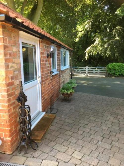 Crossways Self-catering Cottage - Self Contained, Thorganby, 