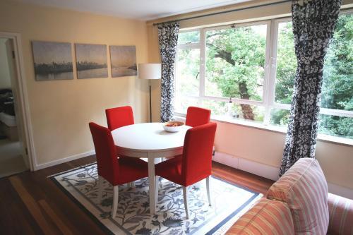 Beautiful 2 Bedroom Private Apartment, Crystal Palace, 