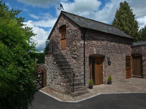 Charming Cottage In Usk South Wales With Terrace, Raglan, 