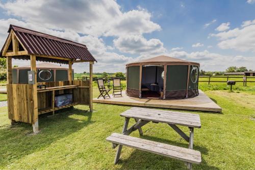 Mousley House Farm Campsite And Glamping, Rowington, 