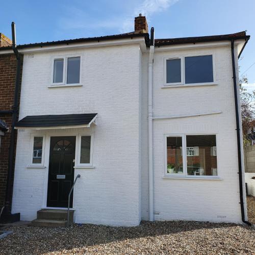 Modern Rochester 3 Bed House With Private Parking, Rochester, 