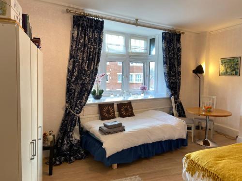 Deluxe Two Bed Apartment In Henley-on-thames, Henley on Thames, 