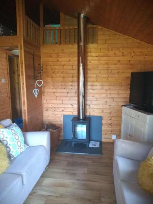 Dyfi Valley Log Cabin * By Seren Property*, Machynlleth, 