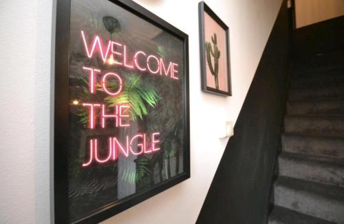 Jungle Mansion - Luxury Home, Ruddington, 