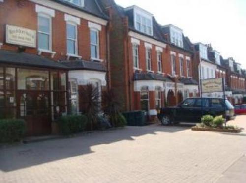 Heatherbank Guest House, Woodside Park, 