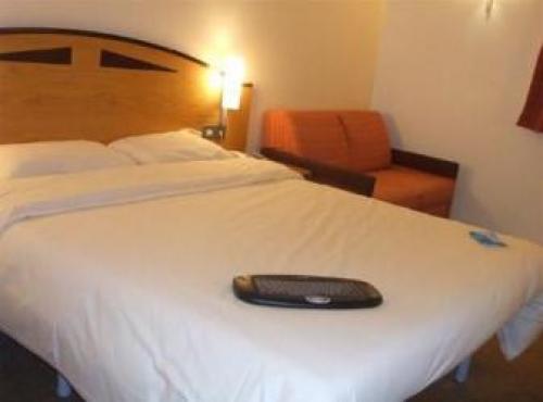 Ibis Rotherham East â€“ (m18 / M1), Hellaby, 