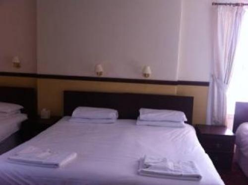 Kinloch Arms Hotel, Carnoustie, 