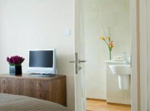 Dolphin House Serviced Apartments, Pimlico, 