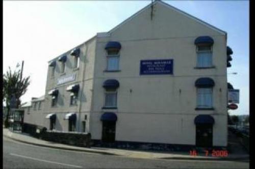 Oyo Station Road Inn, Llanelli, 
