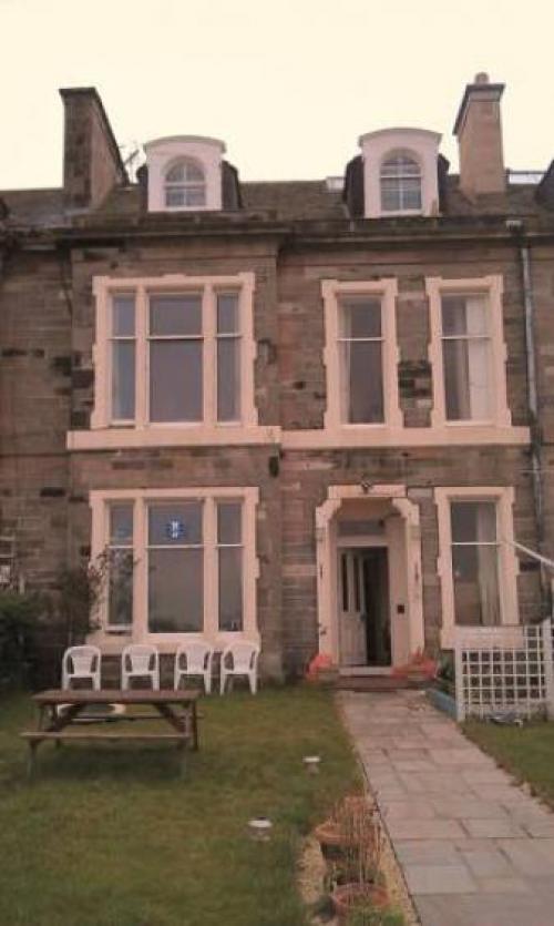 Traditional 2 Bedroom Flat With Views Of Portobello Beach, Musselburgh, 