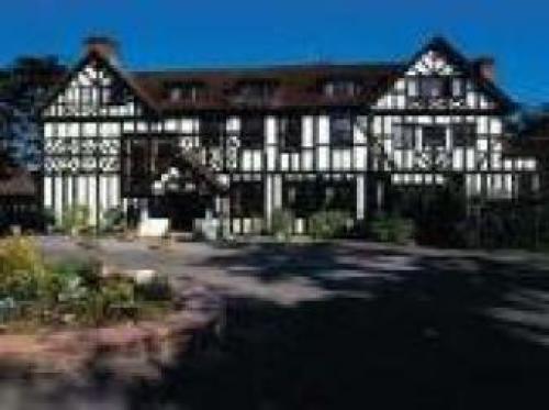 The Manor Elstree, Elstree, 