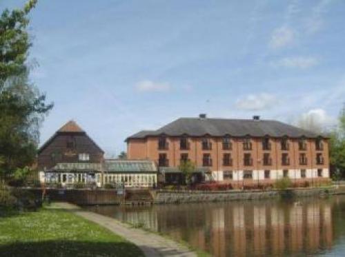 The Bridge Hotel, Chertsey, 
