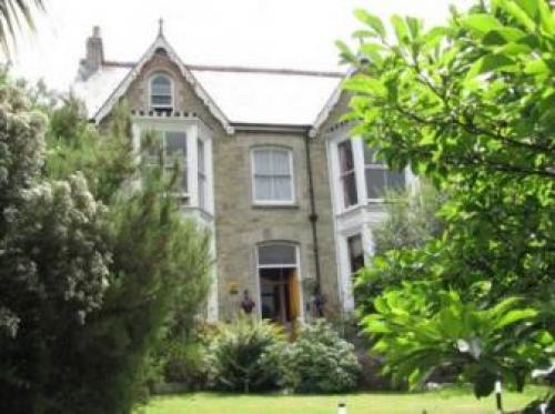 Cliftons Guest House, Truro, 