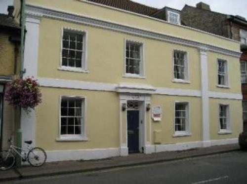 Stratford Apartment, Newmarket, 